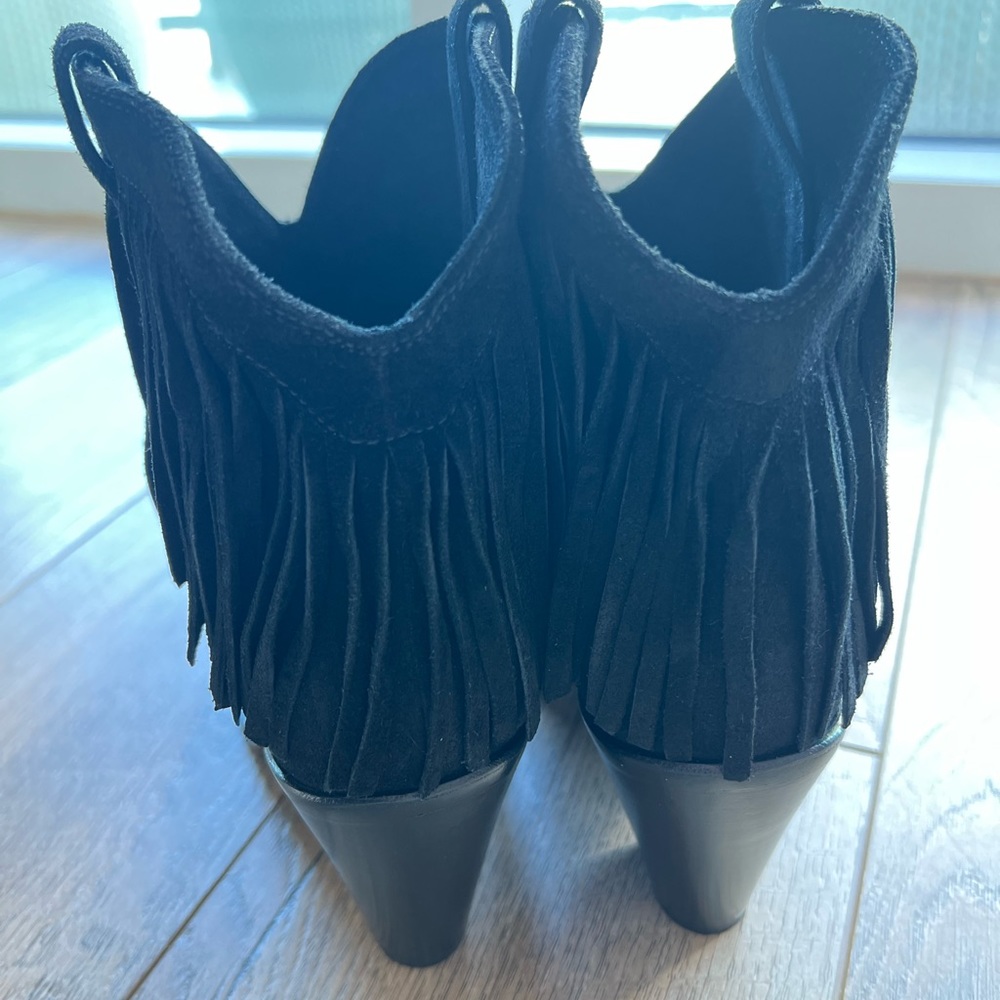 Saint Laurent Women’s Black Suede Fringe Boots
Brand new Women’s Size 37.5